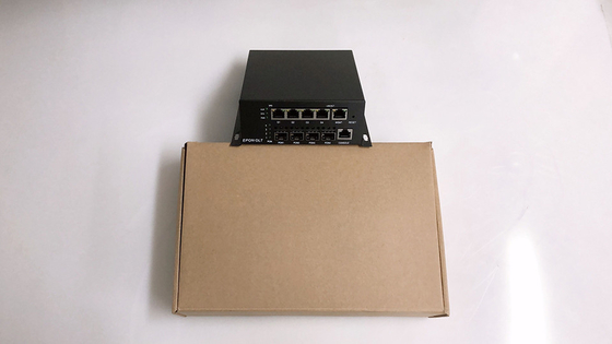 MINI 4 metal DC12V 5Al 1000M Uplink OLT del negro de HiOSO EPON OLT para las soluciones de FTTH